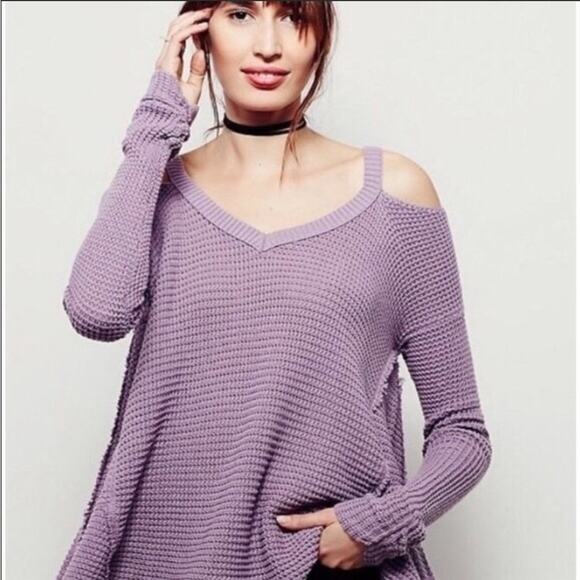FREE PEOPLE Womens Cold Shoulder Long Sleeve Swing Tunic Sweater Top Size XS - Picture 3 of 6